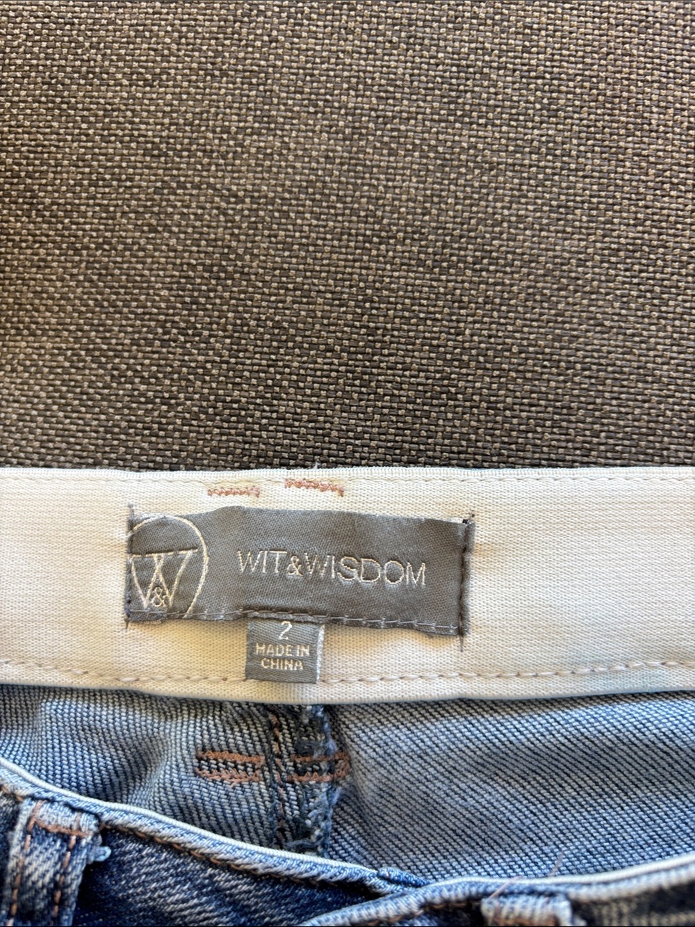 Wit & Wisdom ‘Ab’Solution Straight Crop Women's Jeans - Light Blue Size 2 - Picture 2 of 8